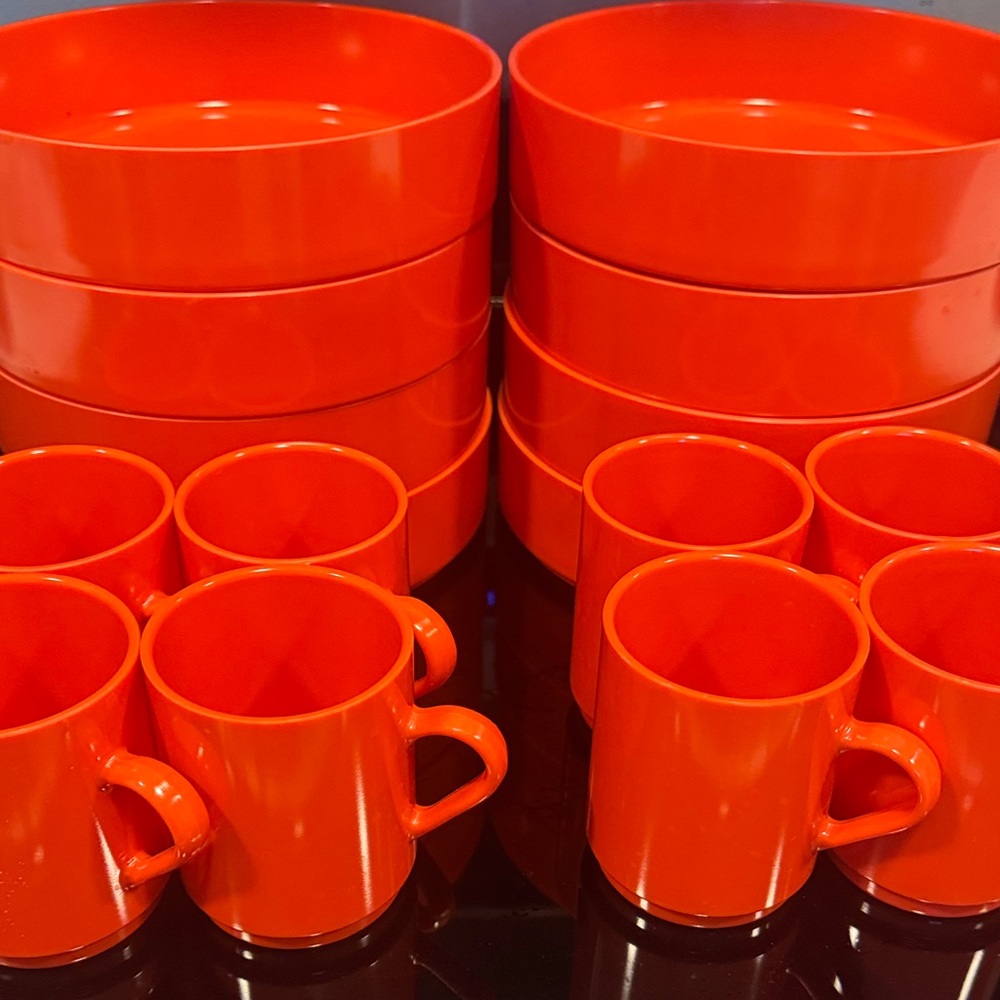 Bold Orange Mug Set